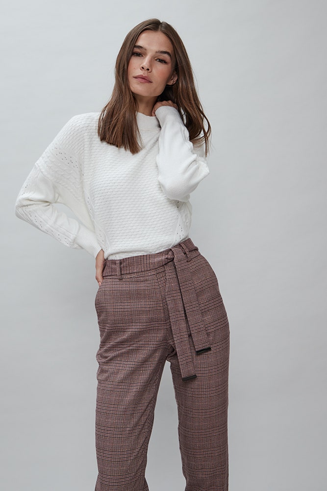 PANTALON ESCOCÉS CON CINTURON