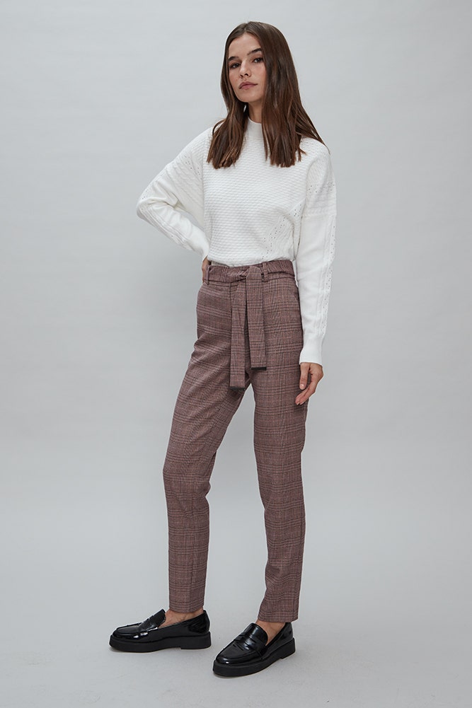 PANTALON ESCOCÉS CON CINTURON