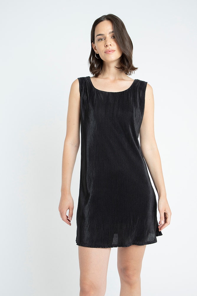VESTIDO PLISADO CON OJETILLOS