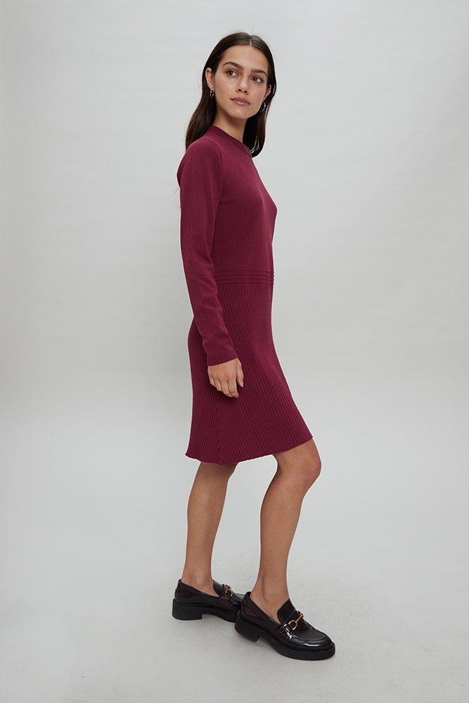 VESTIDO TEJIDO CUELLO ALTO