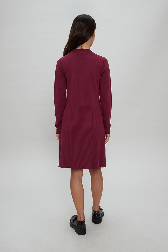 VESTIDO TEJIDO CUELLO ALTO