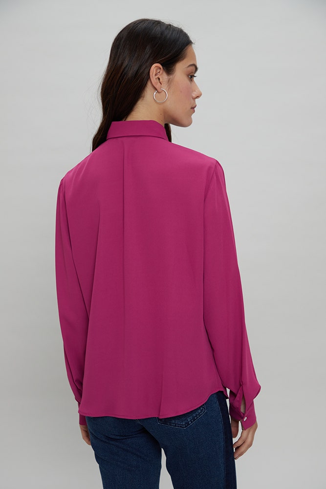 BLUSA CAMISERA CON TACHAS 