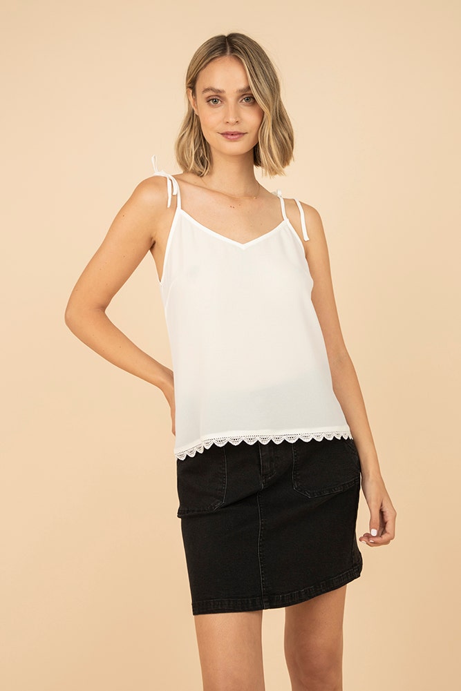 TOP LISO CON AMARRAS
