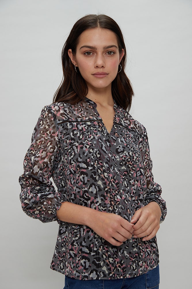 BLUSA CON HOMBROS DE GASA