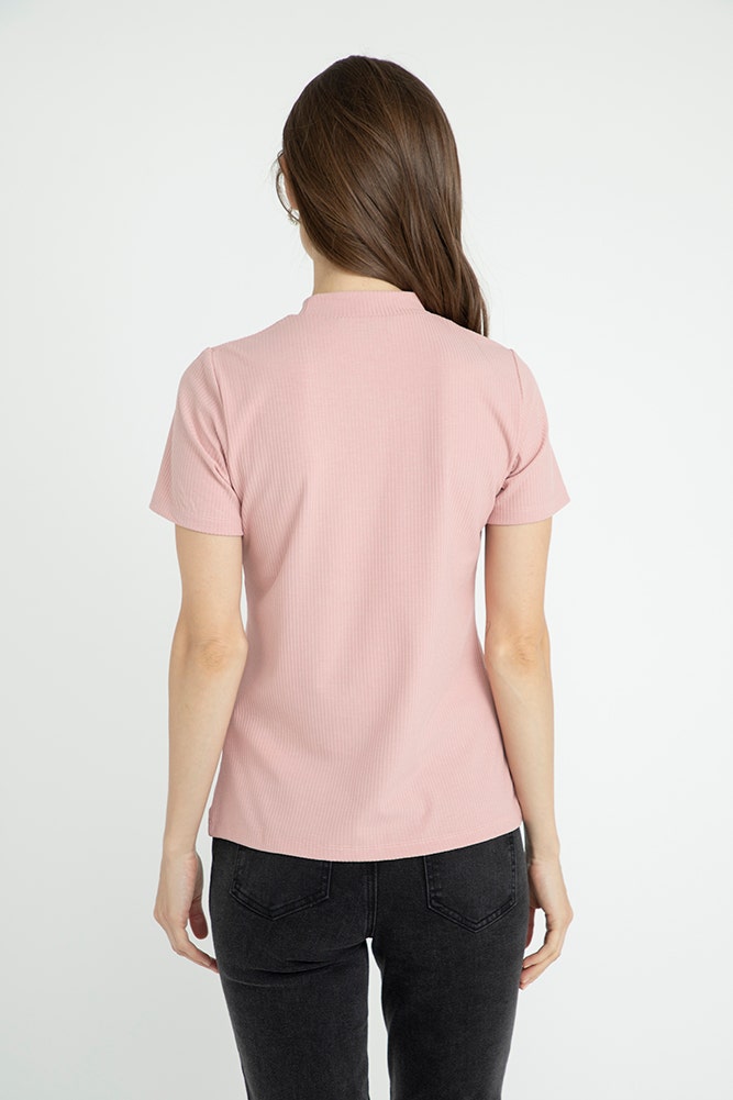 POLERA MANGA CORTA CON OJETILLOS