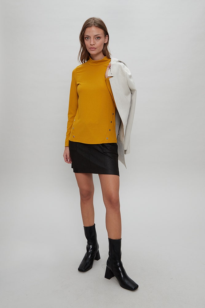 POLERA RIB CUELLO ALTO