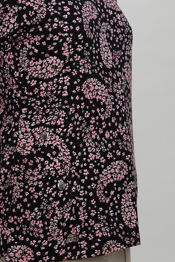POLERA RIB CUELLO ALTO ESTAMPADA
