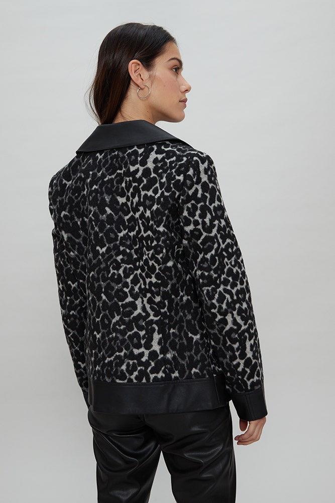CHAQUETA ANIMAL PRINT CON PU
