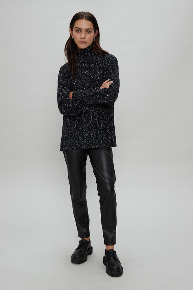 SWEATER CUELLO ALTO CON BRILLO