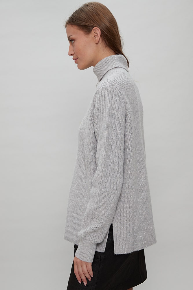 SWEATER CUELLO ALTO CON BRILLO