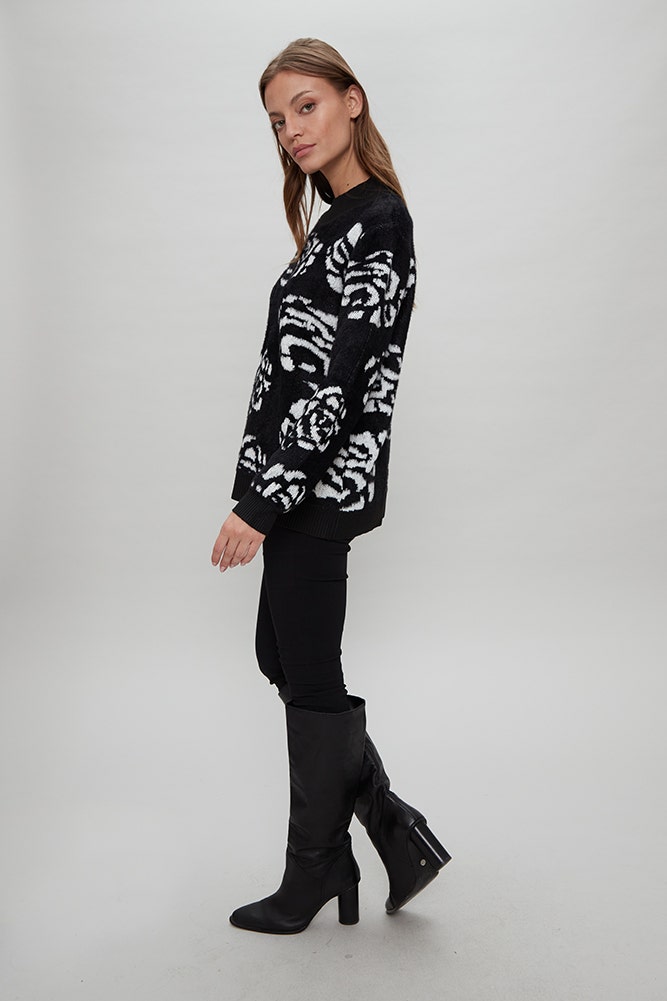 SWEATER DISEÑO FLORES 